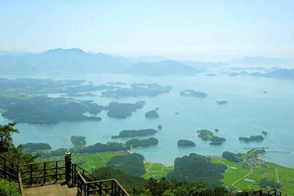 금오산에서 본 남해 다도해